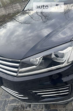 Позашляховик / Кросовер Volkswagen Touareg 2015 в  фото 10 Позашляховик / Кросовер Volkswagen Touareg 2015 в