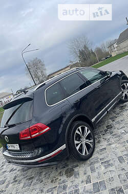 Позашляховик / Кросовер Volkswagen Touareg 2015 в  фото 16 Позашляховик / Кросовер Volkswagen Touareg 2015 в