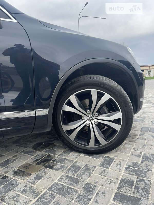 Позашляховик / Кросовер Volkswagen Touareg 2015 в Рівному фото 33 Позашляховик / Кросовер Volkswagen Touareg 2015 в Рівному
