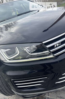 Позашляховик / Кросовер Volkswagen Touareg 2015 в  фото 45 Позашляховик / Кросовер Volkswagen Touareg 2015 в