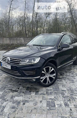Позашляховик / Кросовер Volkswagen Touareg 2015 в  фото 49 Позашляховик / Кросовер Volkswagen Touareg 2015 в