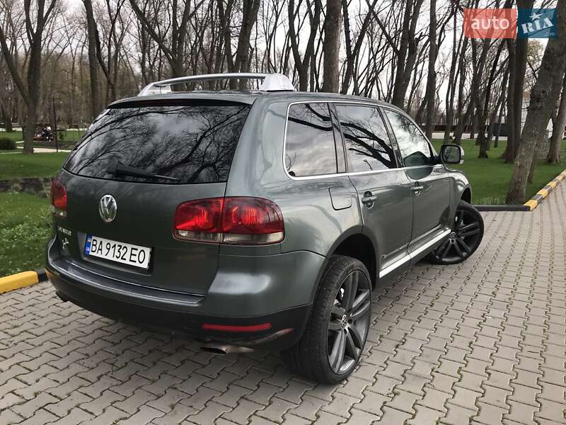 Внедорожник / Кроссовер Volkswagen Touareg 2003 в Александрие