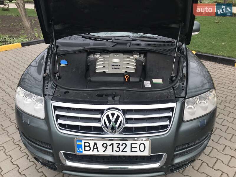 Внедорожник / Кроссовер Volkswagen Touareg 2003 в Александрие