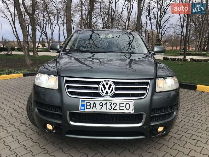 Внедорожник / Кроссовер Volkswagen Touareg 2003 в Александрие