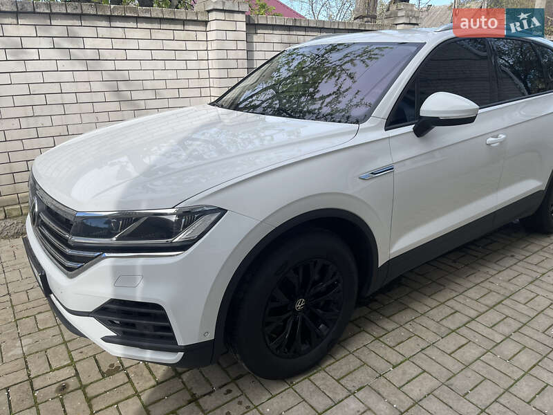 Внедорожник / Кроссовер Volkswagen Touareg 2020 в Харькове