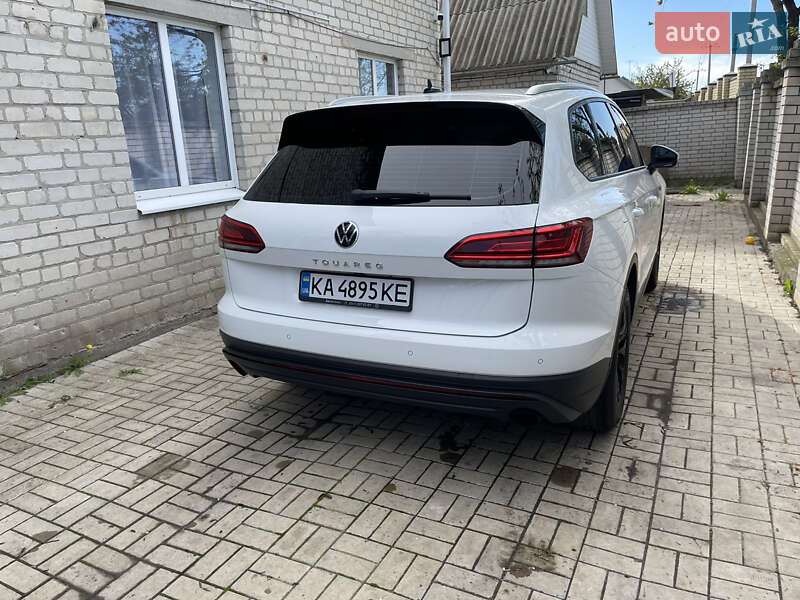 Внедорожник / Кроссовер Volkswagen Touareg 2020 в Харькове