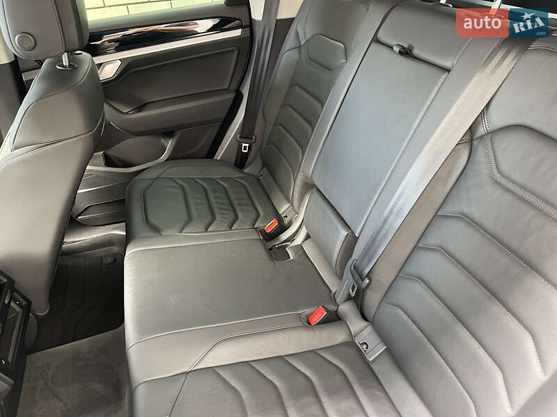 Внедорожник / Кроссовер Volkswagen Touareg 2020 в Харькове