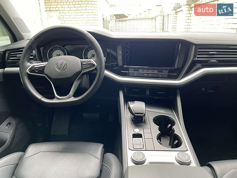 Внедорожник / Кроссовер Volkswagen Touareg 2020 в Харькове