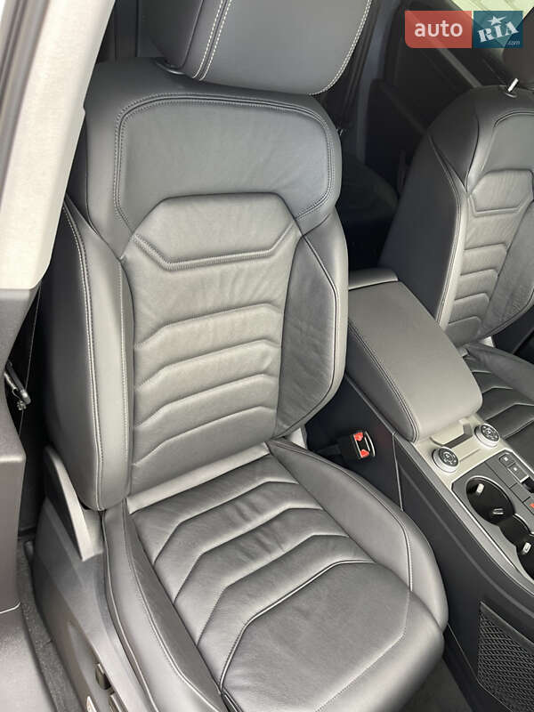 Внедорожник / Кроссовер Volkswagen Touareg 2020 в Харькове