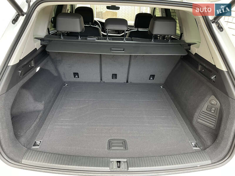 Внедорожник / Кроссовер Volkswagen Touareg 2020 в Харькове