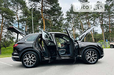Позашляховик / Кросовер Volkswagen Touareg 2023 в 