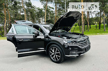 Позашляховик / Кросовер Volkswagen Touareg 2023 в 