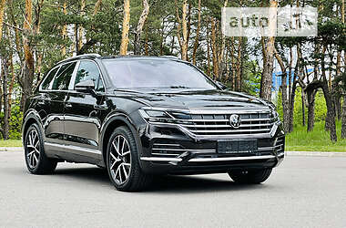Позашляховик / Кросовер Volkswagen Touareg 2023 в 
