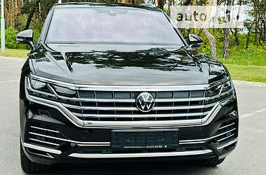 Позашляховик / Кросовер Volkswagen Touareg 2023 в 