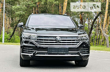 Позашляховик / Кросовер Volkswagen Touareg 2023 в 