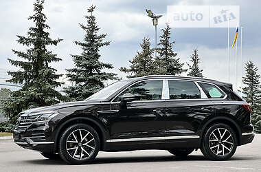 Позашляховик / Кросовер Volkswagen Touareg 2023 в 