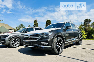 Позашляховик / Кросовер Volkswagen Touareg 2023 в 