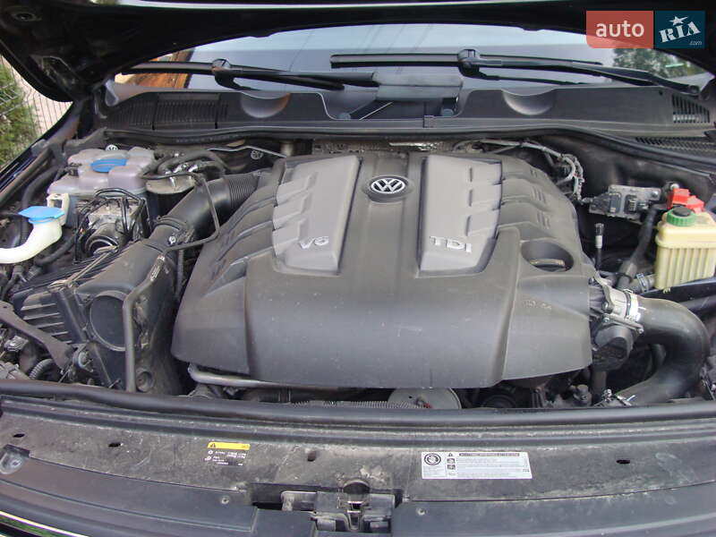 Внедорожник / Кроссовер Volkswagen Touareg 2015 в Шепетовке