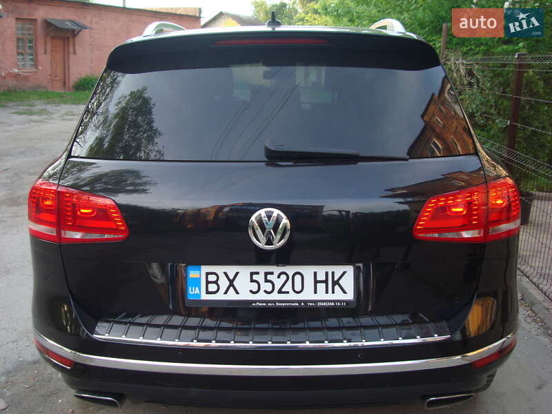 Внедорожник / Кроссовер Volkswagen Touareg 2015 в Шепетовке