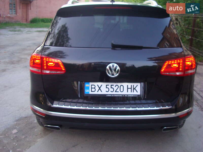 Внедорожник / Кроссовер Volkswagen Touareg 2015 в Шепетовке
