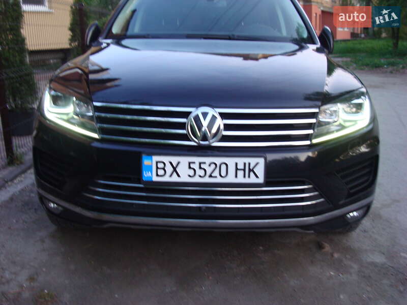 Внедорожник / Кроссовер Volkswagen Touareg 2015 в Шепетовке