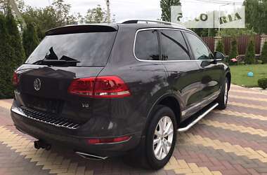 Внедорожник / Кроссовер Volkswagen Touareg 2013 в Киеве