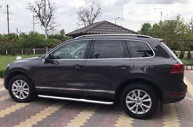 Внедорожник / Кроссовер Volkswagen Touareg 2013 в Киеве