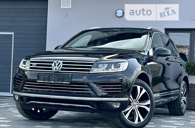 Позашляховик / Кросовер Volkswagen Touareg 2016 в 