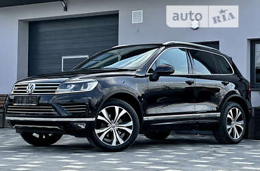 Позашляховик / Кросовер Volkswagen Touareg 2016 в 