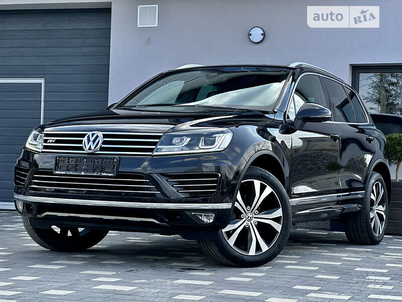 Позашляховик / Кросовер Volkswagen Touareg 2016 в 