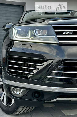 Позашляховик / Кросовер Volkswagen Touareg 2016 в 