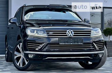 Позашляховик / Кросовер Volkswagen Touareg 2016 в 