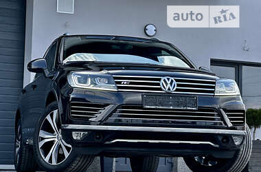 Позашляховик / Кросовер Volkswagen Touareg 2016 в 
