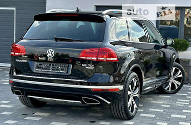 Позашляховик / Кросовер Volkswagen Touareg 2016 в 