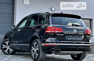 Позашляховик / Кросовер Volkswagen Touareg 2016 в 