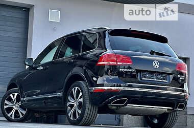Позашляховик / Кросовер Volkswagen Touareg 2016 в 