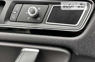 Позашляховик / Кросовер Volkswagen Touareg 2016 в 