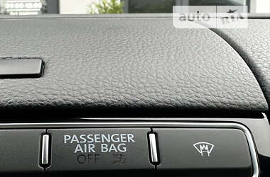 Позашляховик / Кросовер Volkswagen Touareg 2016 в 