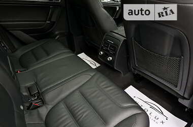 Позашляховик / Кросовер Volkswagen Touareg 2016 в 