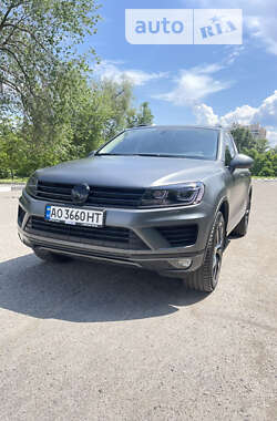 Позашляховик / Кросовер Volkswagen Touareg 2016 в Запоріжжі