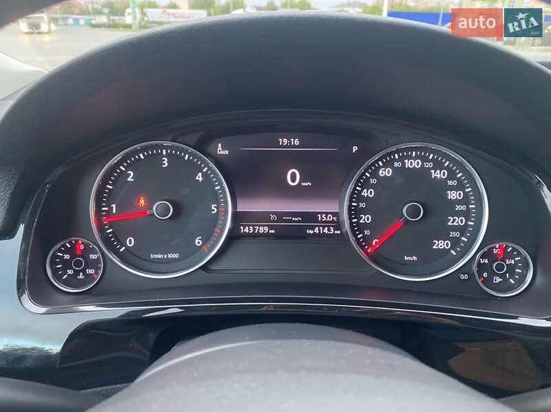 Позашляховик / Кросовер Volkswagen Touareg 2013 в Мукачевому