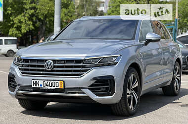 Позашляховик / Кросовер Volkswagen Touareg 2019 в Рівному