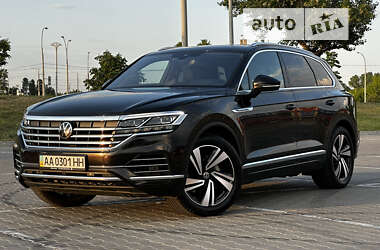 Внедорожник / Кроссовер Volkswagen Touareg 2020 в 