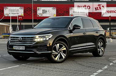 Внедорожник / Кроссовер Volkswagen Touareg 2020 в 