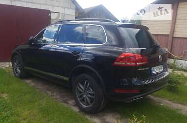 Позашляховик / Кросовер Volkswagen Touareg 2012 в 