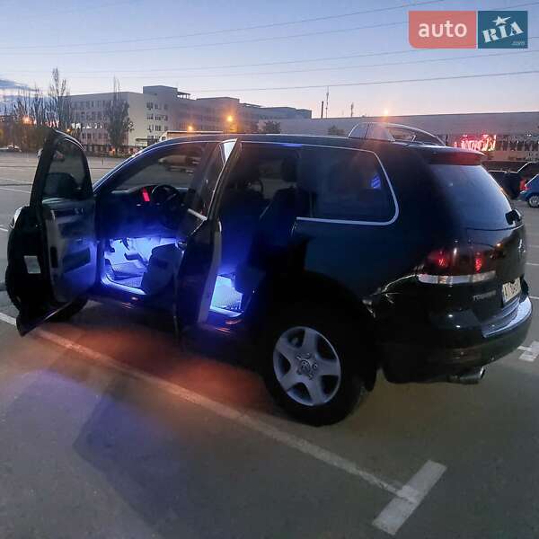 Позашляховик / Кросовер Volkswagen Touareg 2008 в Києві