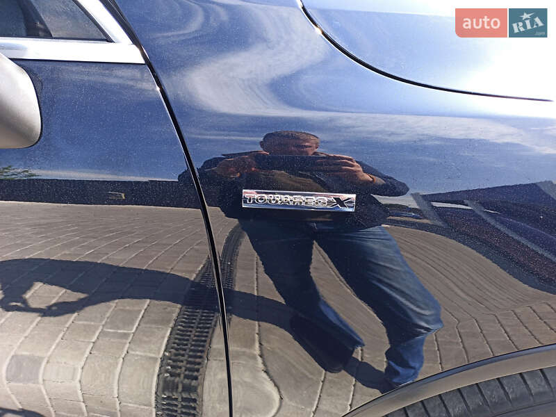 Позашляховик / Кросовер Volkswagen Touareg 2014 в Рівному