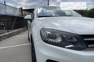 Позашляховик / Кросовер Volkswagen Touareg 2012 в 