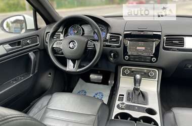 Позашляховик / Кросовер Volkswagen Touareg 2012 в 