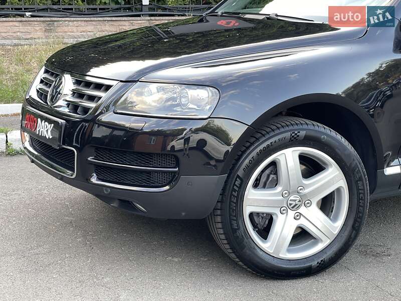 Позашляховик / Кросовер Volkswagen Touareg 2006 в Києві